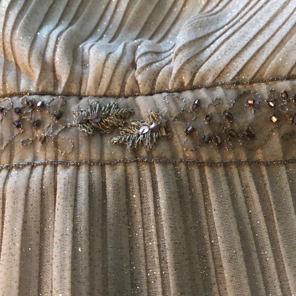 Juniors Gold glittering halter dress w/jewel lace - Picture 5 of 7